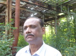 TR Chouhan, qui travaillait pour Union Carbide et fait partie aujourd’hui du département de l’Industrie de l’Etat du Madhya Pradesh, propriétaire des lieux, n'imagine pas que ce dernier nettoye le site (10/20)