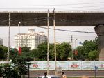 Tout cela coexiste avec les grands immeubles et le métro dans les villes nouvelles de la périphérie, comme ici à Gurgaon (14/24)