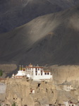 Lamayuru: certains monastères sont édifiés dans des sites grandioses