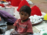 Fille d'une marchande de pigments, Hampi, Karnataka