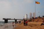 Colombo, front de mer. Au fond, le World Trade Centre
